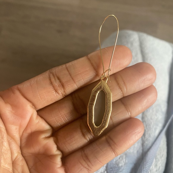 Handmade stone drop earring with hook - Picture 3 of 3